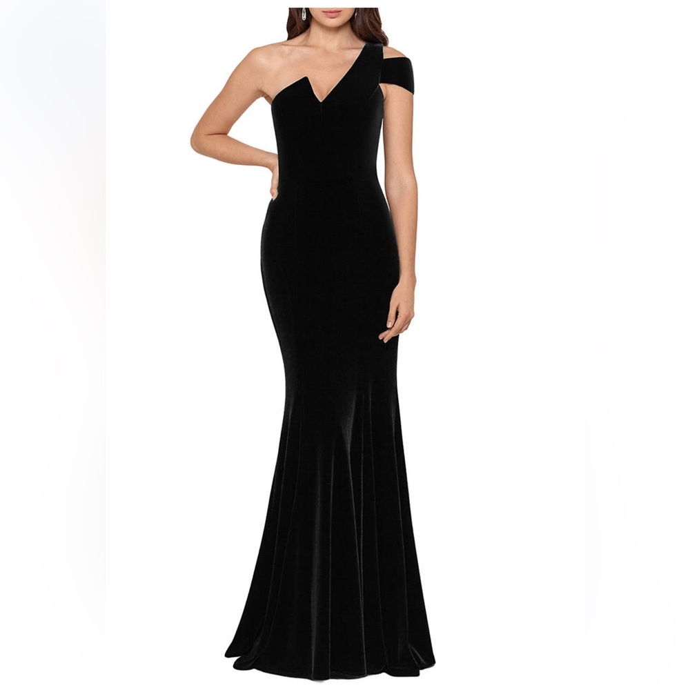 Betsy & Adam Black One-Shoulder Velvet Mermaid Gown